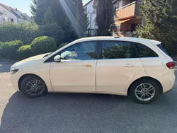 Beige Gebraucht 2009 Mercedes B180 Van / Kleinbus | 10.899 €