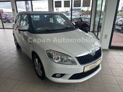 Weiß Gebraucht 2014 Skoda Fabia Ambition Kleinwagen | 6.600 € (Fairer Preis)