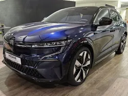 Blau Gebraucht 2024 Renault Mégane Limousine | 37.980 €