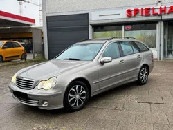 Gold Gebraucht 2007 Mercedes C220 Avantgarde Limousine | 2.950 €