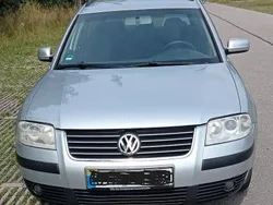 Silber Gebraucht 2003 VW Passat Comfortline Kombi | 900 € (Superpreis)