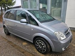 Silber Gebraucht 2004 Opel Meriva Van / Kleinbus | 400 € (Superpreis)