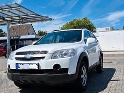 Weiß Gebraucht 2008 Chevrolet Captiva SUV | 2.990 € (Etwas zu teuer)
