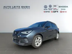 Grau magnetic tech Gebraucht 2023 Seat Arona FR SUV | 16.870 € (Fairer Preis)