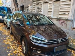Braun Gebraucht 2016 VW Touran Highline Van / Kleinbus | 15.500 € (Fairer Preis)