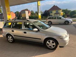 Silber Gebraucht 2004 Opel Astra Kombi | 900 € (Fairer Preis)