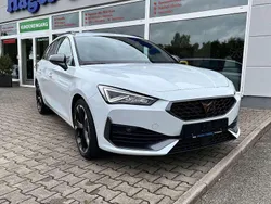 Weiß Gebraucht 2023 Cupra Leon Kombi | 25.990 € (Superpreis)