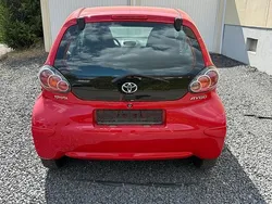 Rot Gebraucht 2009 Toyota Aygo Kleinwagen | 1.200 €