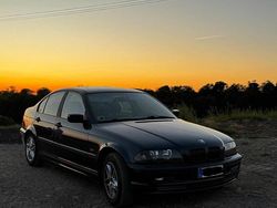 Blau Gebraucht 1999 BMW 316 Basis Limousine | 1.500 €