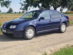 Blau Gebraucht 2000 VW Bora Limousine | 1.600 €