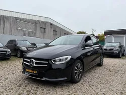 Schwarz Gebraucht 2021 Mercedes B180 Style Van / Kleinbus | 14.750 € (Guter Preis)