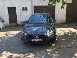 Grau Gebraucht 2023 Audi A3 Sportback Ambiente Limousine | 25.000 € (Guter Preis)