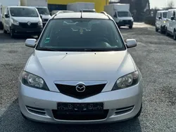 Silber Gebraucht 2004 Mazda 2 Active Kleinwagen | 1.450 € (Fairer Preis)