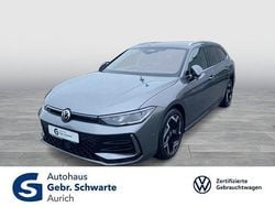 Grau Gebraucht 2025 VW Passat R-line Kombi | 44.490 €