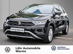 Deep black perleffekt Gebraucht 2024 VW T-Roc Life SUV | 26.480 € (Superpreis)