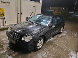 Schwarz Gebraucht 2001 Mercedes C200 Avantgarde Limousine | 3.450 €