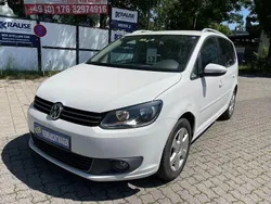 Weiß Gebraucht 2011 VW Touran Comfortline Van / Kleinbus | 4.299 € (Superpreis)