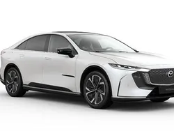 Weiß Neu 2025 Mazda 6e Takumi-Line Limousine | 40.990 €
