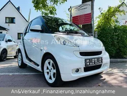 Weiß schwarz Gebraucht 2008 Smart ForTwo Coupé Passion Kleinwagen | 5.970 € (Teuer)