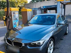 Grau Gebraucht 2025 BMW 330e Limousine | 17.500 €