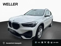 Mineralweiß (weiß) Gebraucht 2020 BMW X1 Advantage SUV | 24.888 € (Fairer Preis)