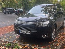 Schwarz Gebraucht 2014 Mitsubishi Outlander P-HEV SUV | 10.500 €