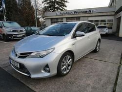 Silber Gebraucht 2015 Toyota Auris Hybrid Executive Limousine | 12.490 € (Fairer Preis)