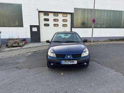 Blau Gebraucht 2002 Renault Clio II Kleinwagen | 1.495 € (Fairer Preis)