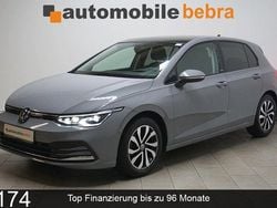 Mondsteingrau Gebraucht 2022 VW Golf VIII Active Limousine | 24.290 € (Guter Preis)