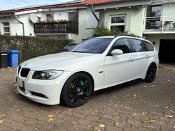 Weiß Gebraucht 2006 BMW 325 Kombi | 6.500 €
