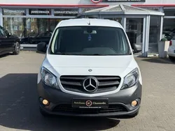 Weiß Gebraucht 2018 Mercedes Citan 109 Van / Kleinbus | 8.999 € (Fairer Preis)