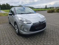 Grau Gebraucht 2015 Citroën DS3 Kleinwagen | 4.890 €