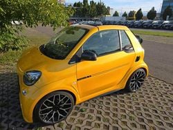 Gelb Gebraucht 2018 Smart ForTwo Electric Drive Brabus Cabrio | 34.400 €