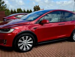 Rot Gebraucht 2020 Tesla Model X SUV | 42.500 €
