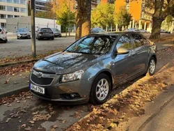 Grau Gebraucht 2012 Chevrolet Cruze Limousine | 4.800 € (Etwas zu teuer)