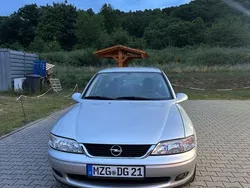 Schwarz Gebraucht 2001 Opel Vectra Limousine | 2.000 € (Fairer Preis)