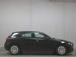 Schwarz Gebraucht 2022 Mercedes A180 Limousine | 16.680 € (Guter Preis)