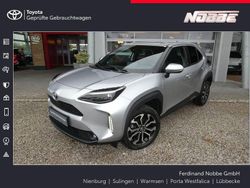 Silber Gebraucht 2023 Toyota Yaris Cross Team SUV | 22.950 € (Fairer Preis)