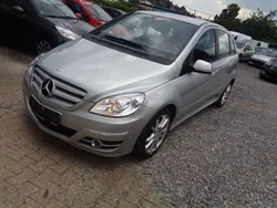Silber Gebraucht 2011 Mercedes B180 Van / Kleinbus | 8.950 € (Fairer Preis)
