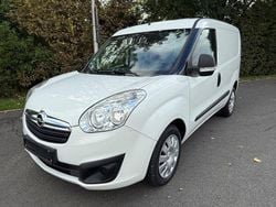 Weiß Gebraucht 2017 Opel Combo Van / Kleinbus | 5.999 € (Guter Preis)