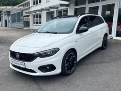 Gelatoweiß mit schwarzem dach Gebraucht 2020 Fiat Tipo S Kombi | 12.990 € (Fairer Preis)