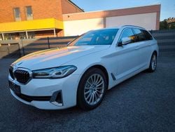 Mineralweiss metallic Gebraucht 2021 BMW 520 Luxury Line Kombi | 20.999 € (Fairer Preis)