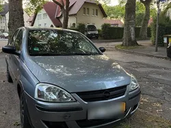 Grau Gebraucht 2004 Opel Corsa Kleinwagen | 600 € (Superpreis)