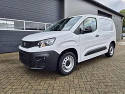 Weiß Gebraucht 2024 Peugeot Partner Van / Kleinbus | 17.440 € (Fairer Preis)
