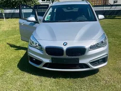 Grau Gebraucht 2016 BMW 220 Gran Tourer Van / Kleinbus | 9.700 € (Superpreis)