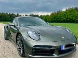 Grün Gebraucht 2023 Porsche 992 Coupé | 208.911 € (Superpreis)