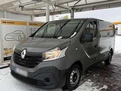 Grau Gebraucht 2015 Renault Traffic | 10.710 €