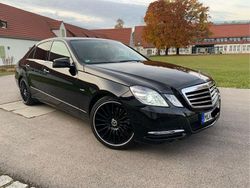 Schwarz Gebraucht 2011 Mercedes E250 Limousine | 16.350 € (Teuer)