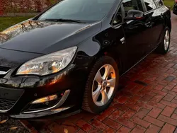 Schwarz Gebraucht 2012 Opel Astra Sport Kombi | 4.500 € (Etwas zu teuer)