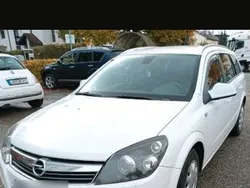 Weiß Gebraucht 2010 Opel Astra Edition Kombi | 3.990 € (Guter Preis)